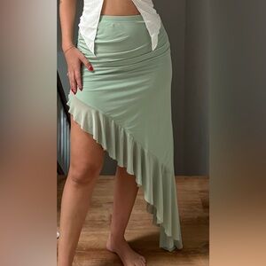 Asymmetrical high wasted Green Skirt